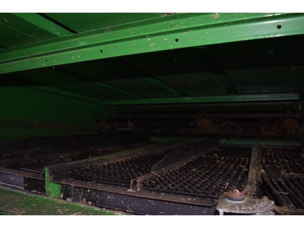Комбайн John Deere W650