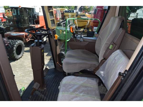 Комбайн John Deere W650