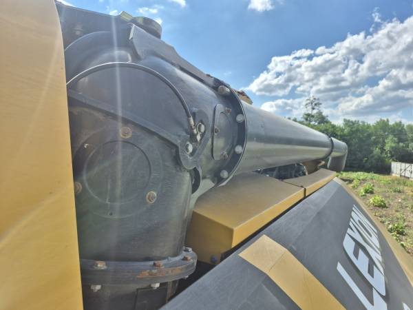 Комбайн CAT Lexion 595R (2010)
