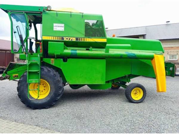Комбайн John Deere 1075 (1988)