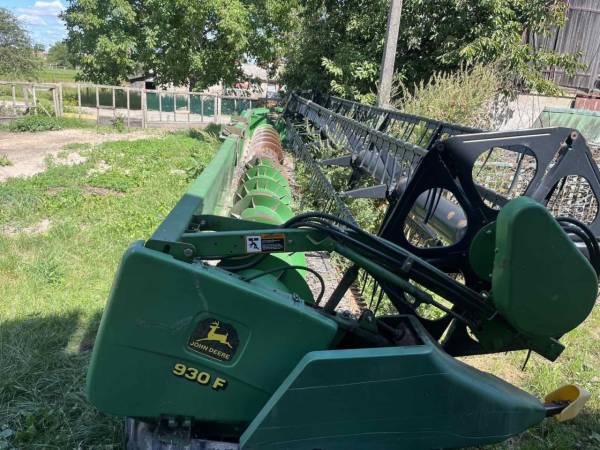 Жниварка John Deere 930F (2006)