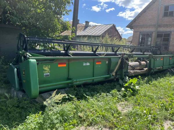 Жниварка John Deere 930F (2006)