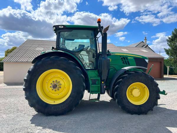 Трактор John Deere 6215R (2015)