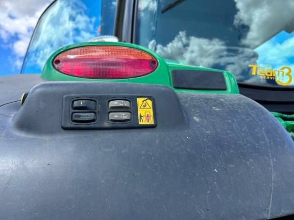 Трактор John Deere 6215R (2015)