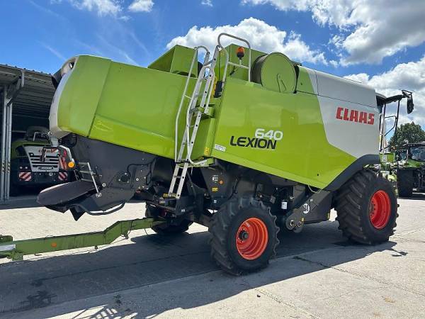 Комбайн Claas Lexion 640 (2011)