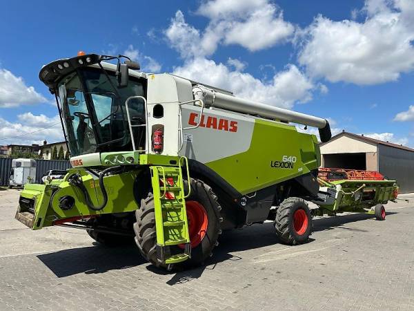 Комбайн Claas Lexion 640 (2011)