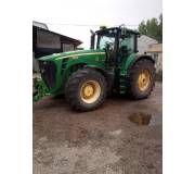 Трактор John Deere 8230
