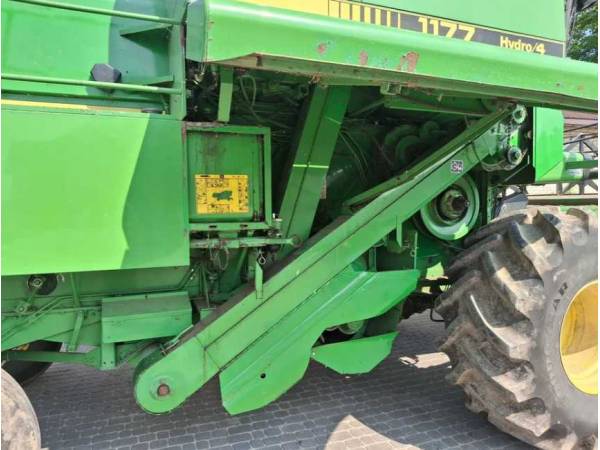 Комбайн John Deere 1177 (1991)