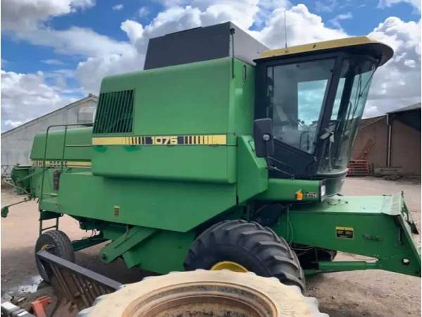 Комбайн John Deere 1075 (1988)