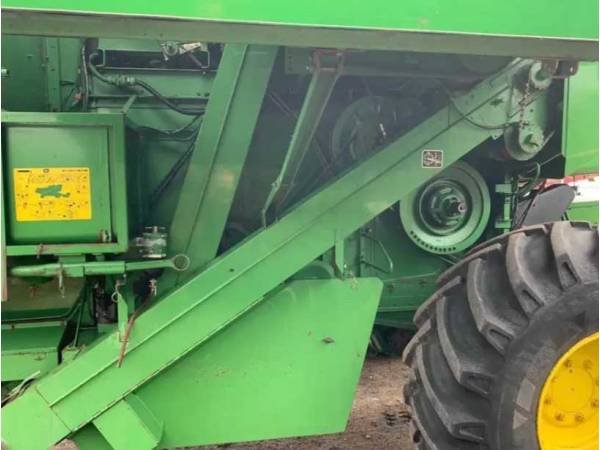 Комбайн John Deere 1075 (1988)