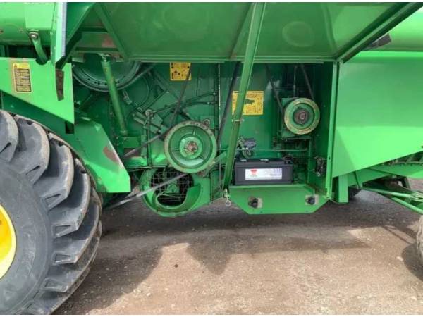 Комбайн John Deere 1075 (1988)