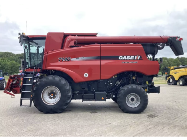 Комбайн Case IH 7140 (2015)