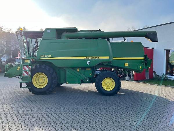 Комбайн John Deere W540 (2011)