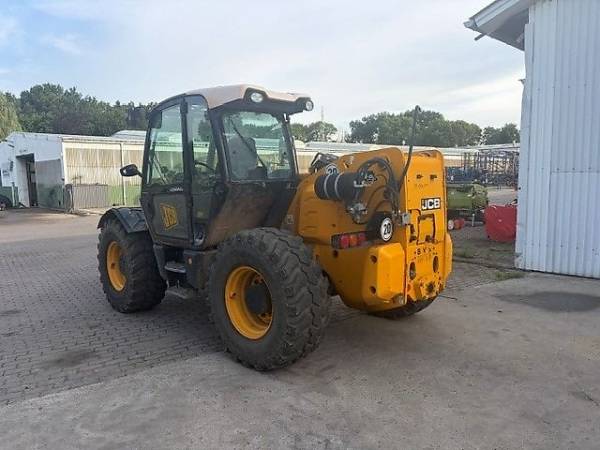 Погрузчик JCB 550-80 Agri-Plus (2011)