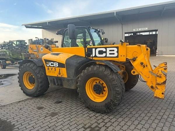 Погрузчик JCB 550-80 Agri-Plus (2011)