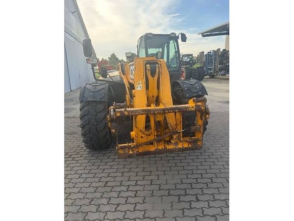Погрузчик JCB 550-80 Agri-Plus (2011)