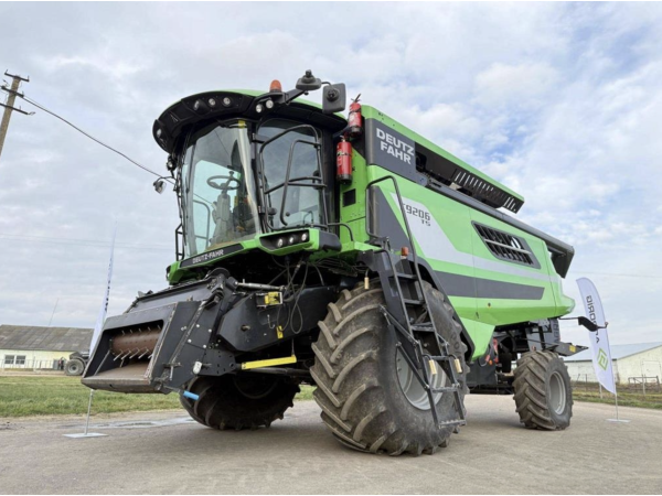 Комбайн Deutz-Fahr C9206 TS (2016)