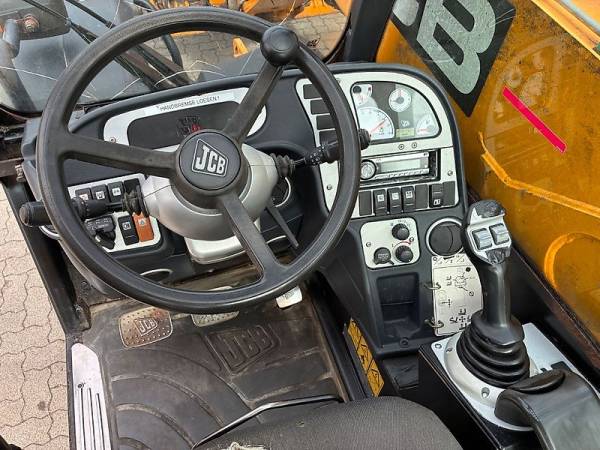 Навантажувач JCB 541-70 Agri Super (2010)