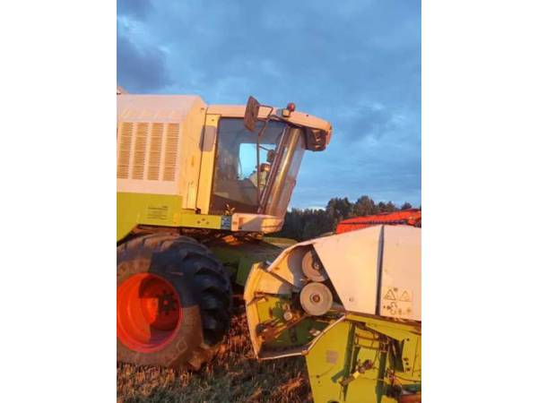Комбайн Claas Medion 340 (2002)