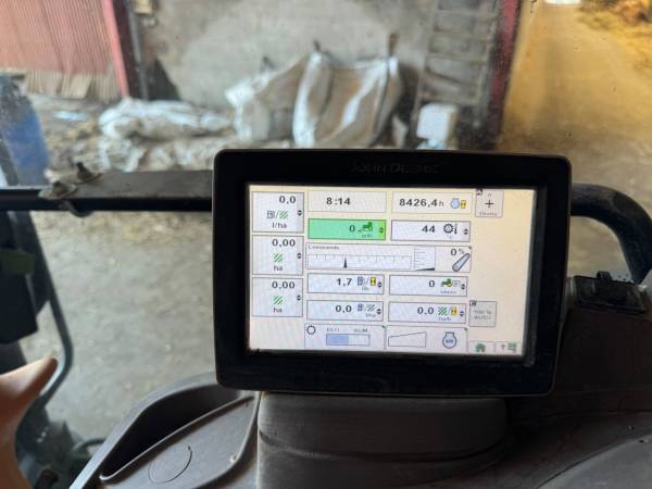 Трактор John Deere 6125R (2015)