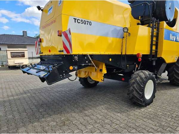 Комбайн New Holland TC5070 (2008)