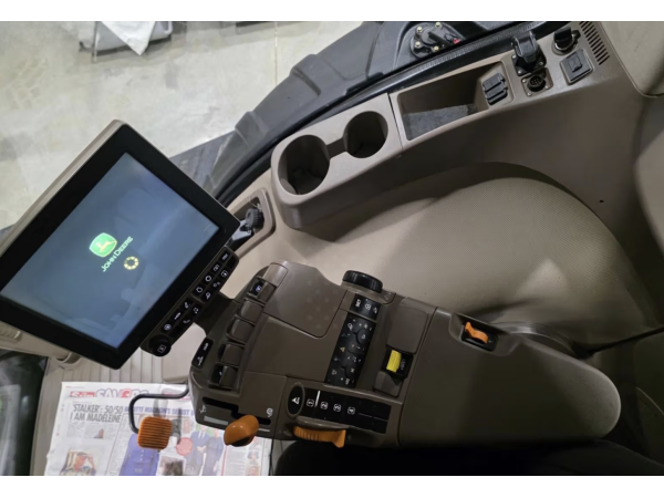 Трактор John Deere 8370 RT (2015)