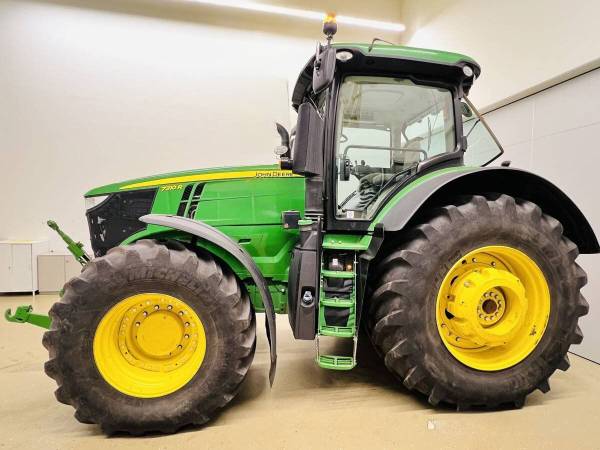 Трактор John Deere 7310R (2017)