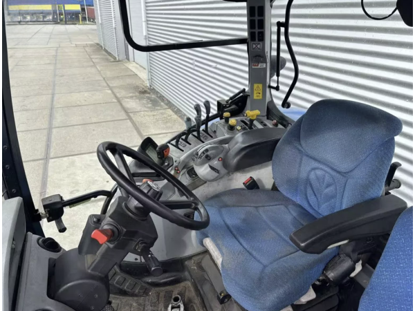 Трактор New Holland T6050 (2010)