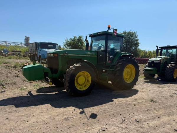 Трактор John Deere 8400 (1998)