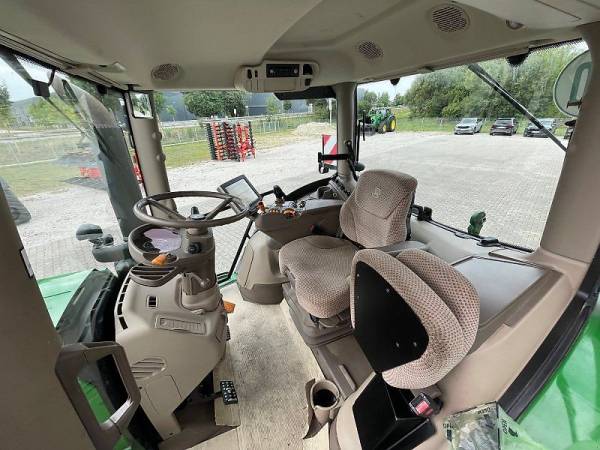 Трактор John Deere 6215R (2015)