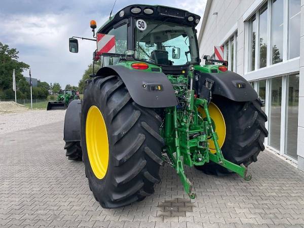 Трактор John Deere 6215R (2015)