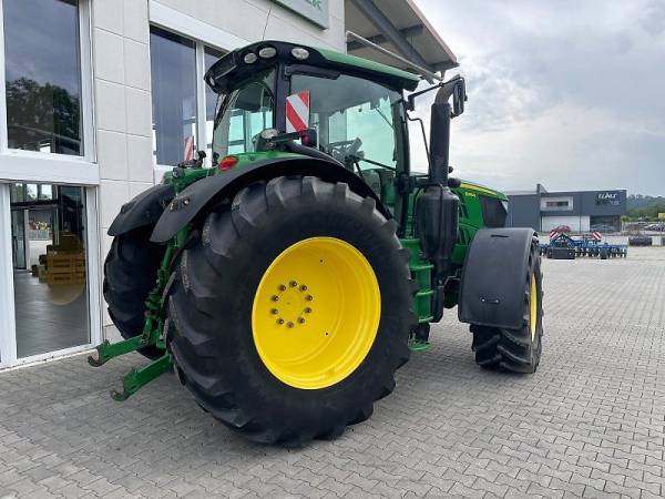 Трактор John Deere 6215R (2015)