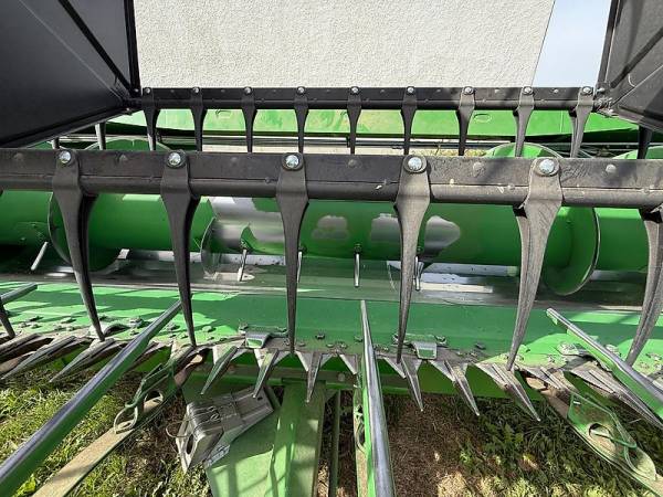 Комбайн John Deere W330 (2019)