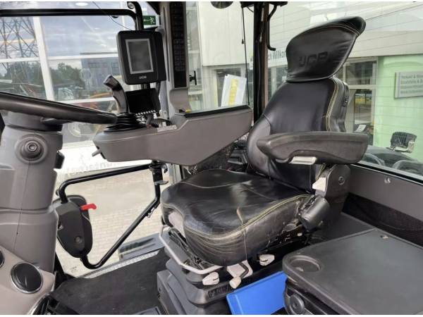 Трактор JCB Fastrac 8330 (2021)