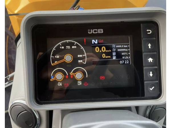 Трактор JCB Fastrac 8330 (2021)