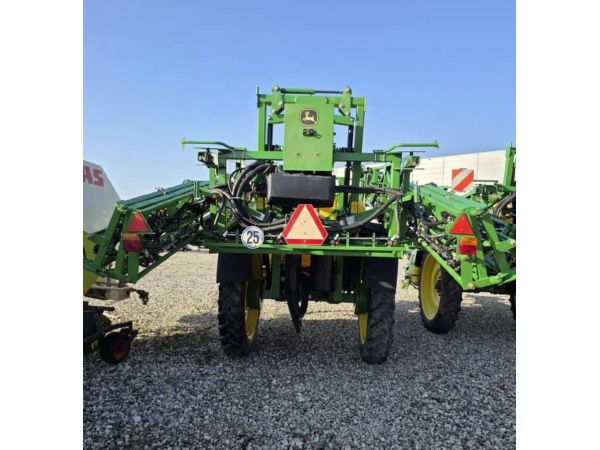Прицепной опрыскиватель John Deere M740 (2020)