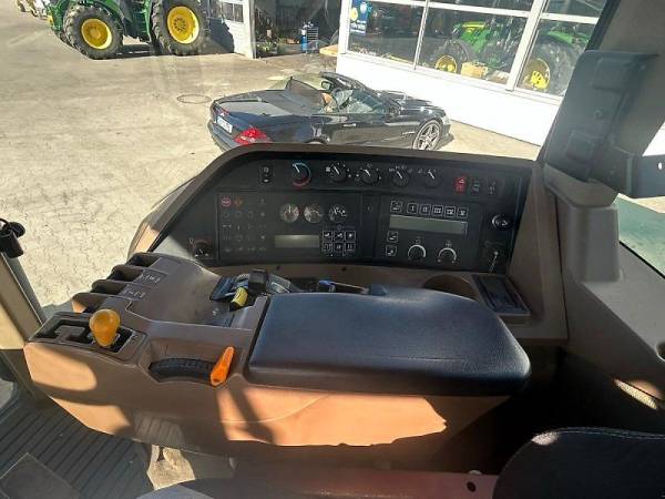 Трактор John Deere 8200 (1999)