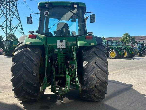 Трактор John Deere 8200 (1999)