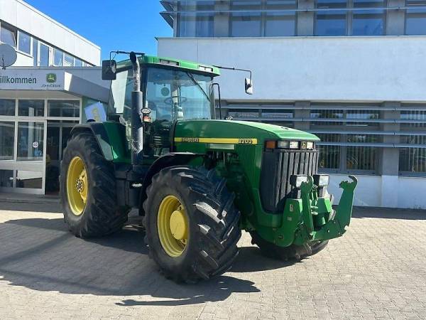 Трактор John Deere 8200 (1999)
