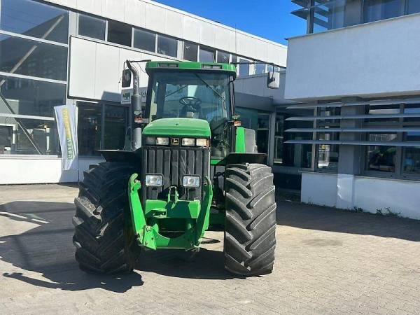 Трактор John Deere 8200 (1999)
