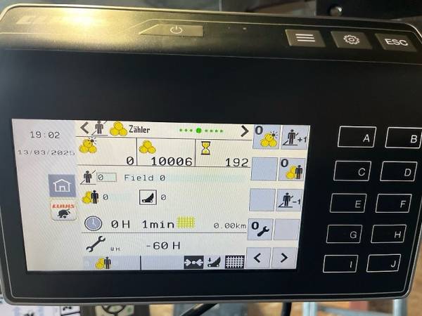 Прес-підбирач Claas Variant 585 RC (2022)