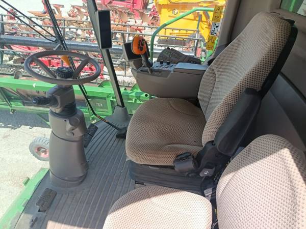 Комбайн John Deere W540 (2012)