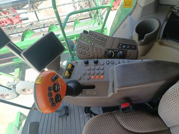Комбайн John Deere W540 (2012)