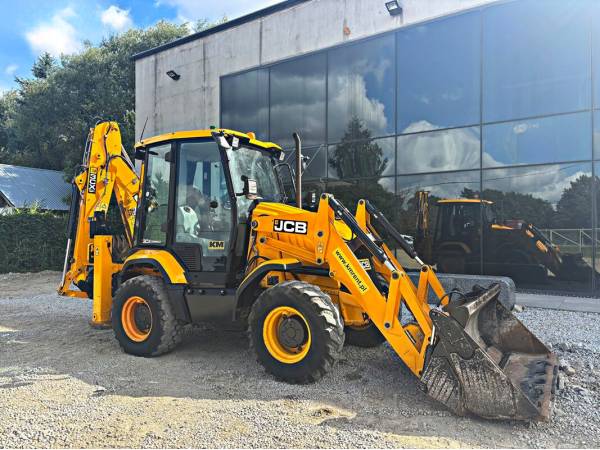 Экскаватор-погрузчик JCB 3CX (2019)