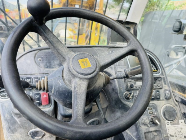 Погрузчик JCB 560-80 (2016)