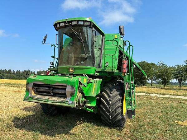 Комбайн John Deere 9560i WTS (2005)
