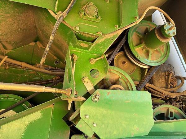 Комбайн John Deere 9560i WTS (2005)
