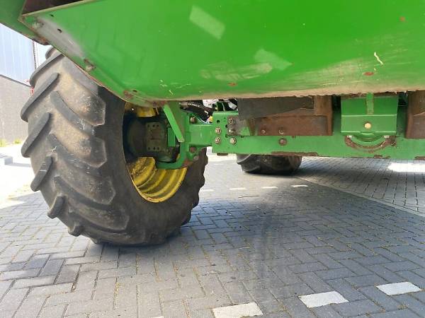 Комбайн John Deere 9880 STS (2004)