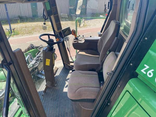 Комбайн John Deere 9880 STS (2004)