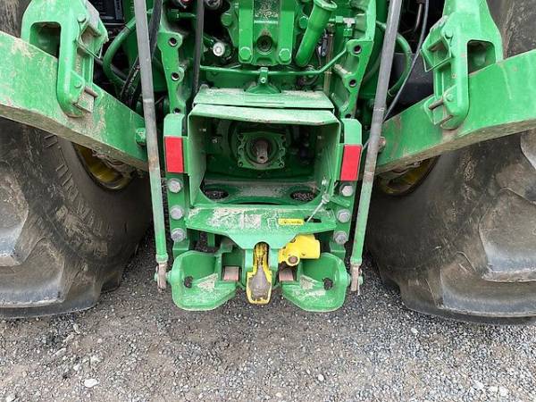 Трактор John Deere 8320R (2015)